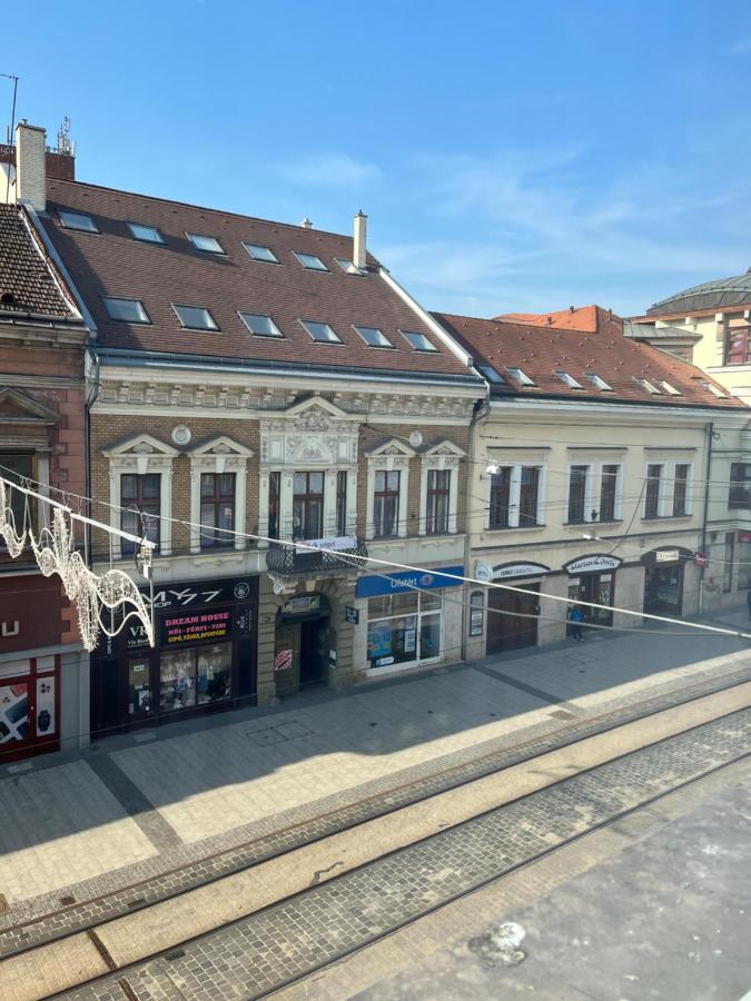 Szechenyi Apartman Miskolc Eksteriør bilde
