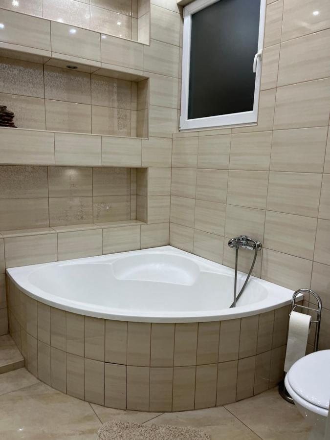 Szechenyi Apartman Miskolc Eksteriør bilde
